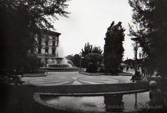Postales: N. 46 LERIDA, PLAZA DEL SEGRE, JARDINES