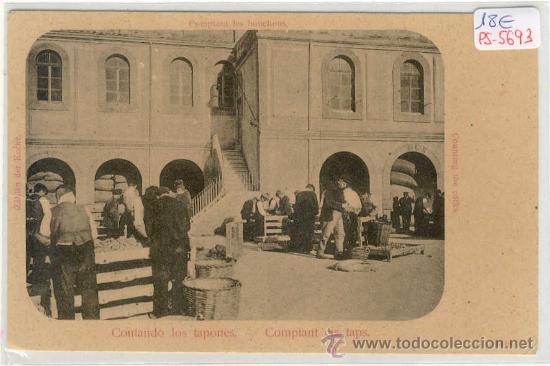Postkarten: (PS-5693)POSTAL DE PALAFRUGELL-IND.CORCHO TAPONERA.CONTANDO LOS TAPONES