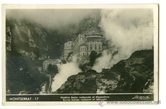 Postcards: Montserrat, nieblas bajas rodeando el monasterio