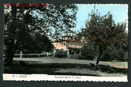 Postales: Olot. *Parque de la Ciudad* Circulada 1966. - Foto 1