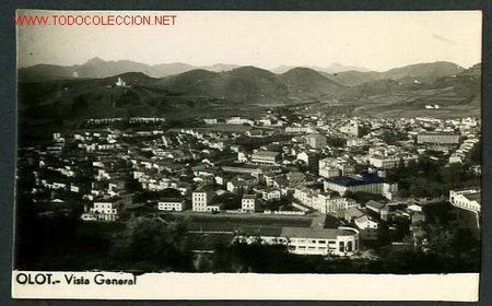 Postales: Olot. *Vista General* Sin datos editor. Circulada 1953. - Foto 1
