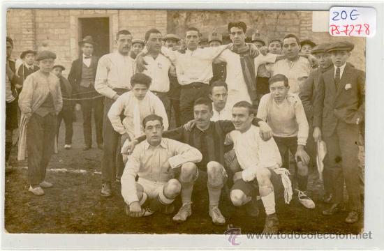 Postkarten: (PS-7278)POSTAL FOTOGRAFICA DE VICH-PARTIDO DE FUTBOL A&Ntilde;O 1917