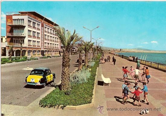 Postais: POSTAL A COLOR 2072 BARCELONA PASEO MARITIMO TAXI SEAT 1400 BARCELONA FOTO A.ZERKOWITZ
