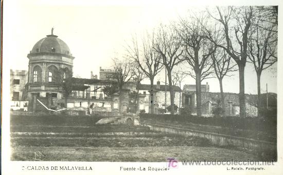 Postais: TARJETA POSTAL DE CALDAS DE MALAVELLA.GERORA.N&ordm;2.FUENTE LA ROQUELA. FOT. L. ROISIN