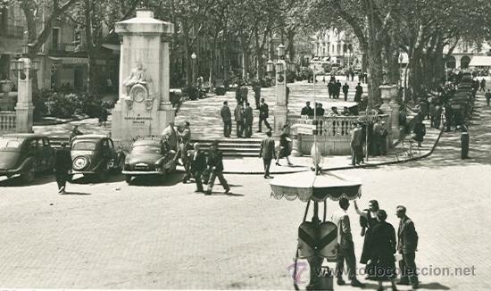 Postales: FIGUERAS. RAMBLA. HACIA 1950. - Foto 2
