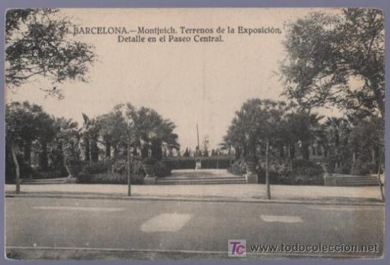 Cartoline: TARJETA POSTAL ANTIGUA DE BARCELONA.MONTJUICH.TERRENOS DE LA EXPOSICI&Oacute;N.DETALLE EN EL PASEO CENTRAL.