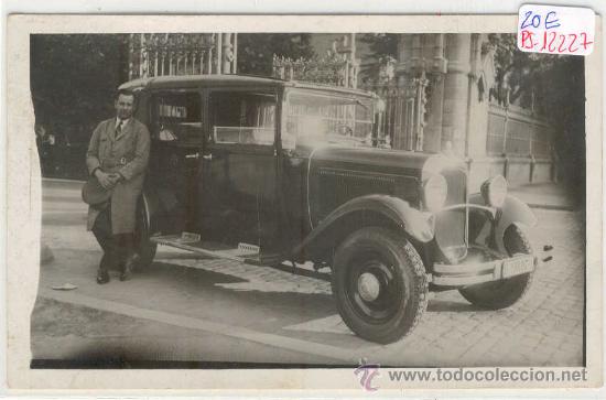 Postkarten: (PS-12227)POSTAL FOTOGRAFICA DE BARCELONA-TAXI A LA ENTRADA DEL PARQUE DE LA CIUDADELA