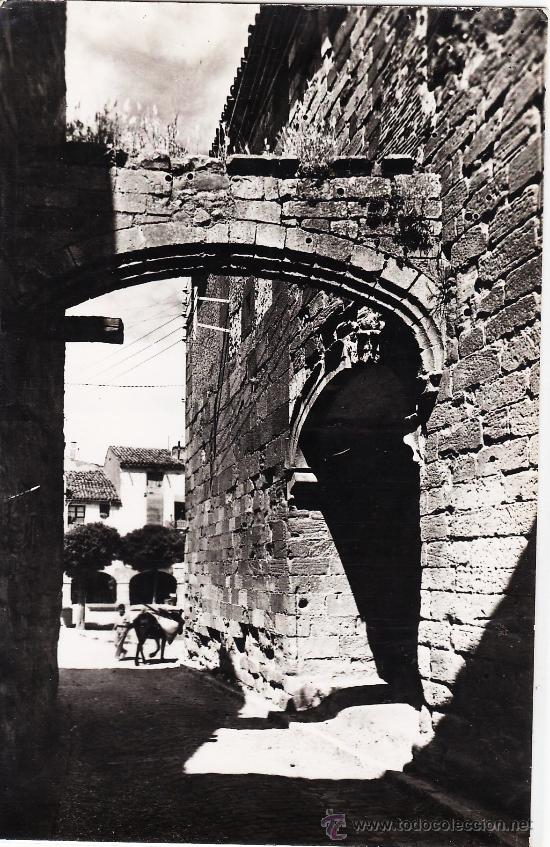 Postkarten: prades.- tarragona.- entrada por el portal.- n&ordm; 50 - f. raymond - a&ntilde;os 50 - nueva