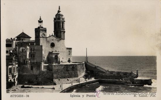 Postales: Sitges : Iglesia y Punta - Foto 1