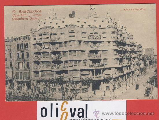 Postales: 42.Barcelona-casa mil&aacute; y camps arquitecto gaudi.-fot.Roisin -calesa -automoviles-vestimenta.-P 537