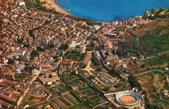 Postales: SAN FELIU DE GUIXOLS PLAZA TOROS - COSTA BRAVA. VISTA AEREA. EDICIONES AEROPOST NRO. 1090