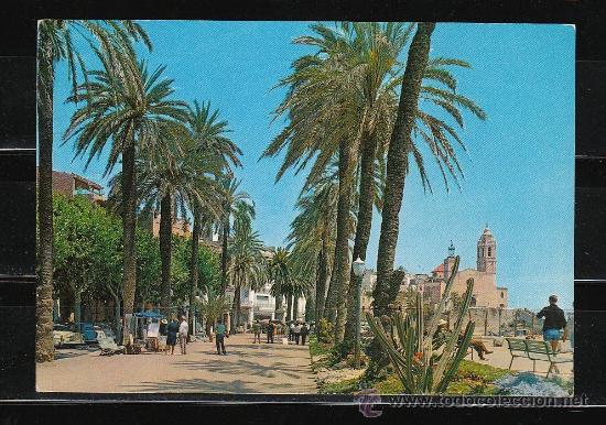 Postales: 525.- SITGES. PASEO Y JARDINES - Foto 1