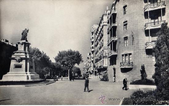 Postales: TARRAGONA . Ramblas y Monumento de Roger de Lluria - Foto 1