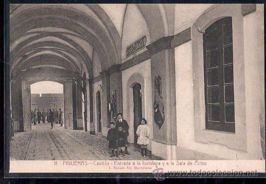 Cartoline: TARJETA POSTAL DE .FIGUERAS - CASTILLO, ENTRADA A FORTALEZA Y SALA DE ACTOS. FOT THOMAS