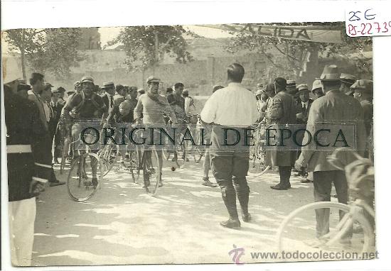 Postkarten: (PS-22739)POSTAL FOTOGRAFICA DE ???-CARRERA CICLISTA