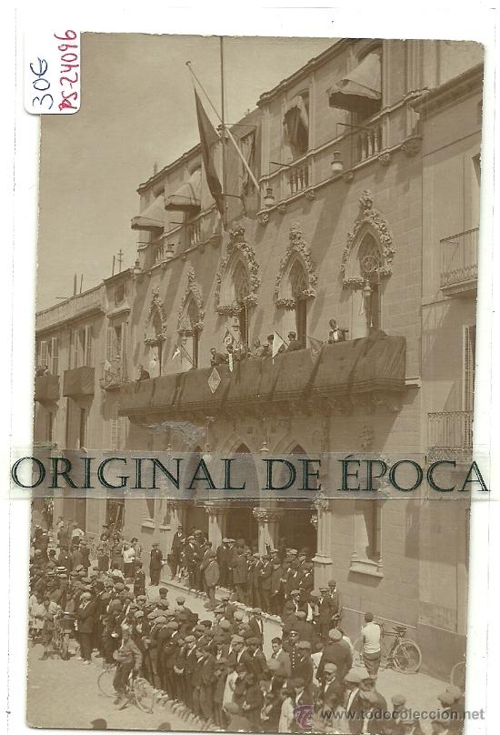Postcards: (PS-24096)POSTAL FOTOGRAFICA DE TARRASA-AYUNTAMIENTO.FIESTAS POPULARES.