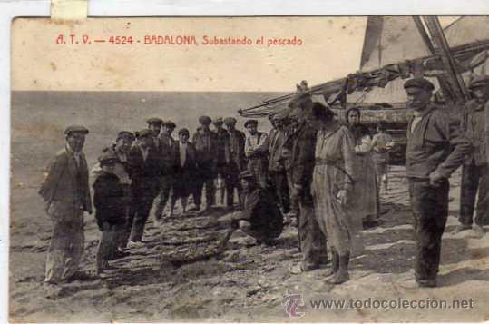 Postales: ATV 4524 Badalona. Subastando el pescado. Ed Angel Toldra. Circulada.