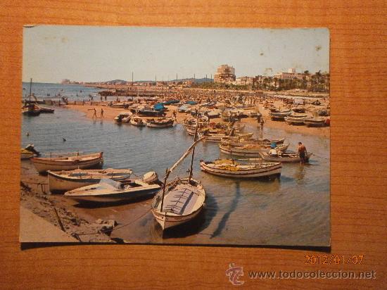 Postales: POSTAL SITGES EMBARCADERO Y PLAYA SIN CIRCULAR - Foto 1