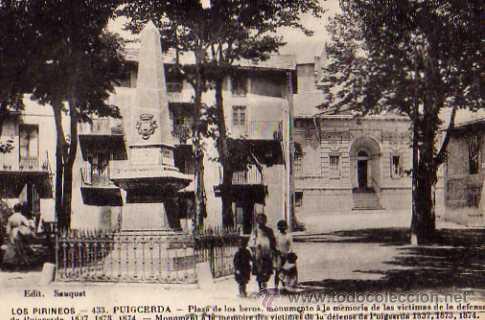 Postales: LOS PIRINEOS N&ordm; 433 PUIGCERDA PLAZA DE LOS HEROES MONUMENTO A LA MEMORIA DE LAS V&Iacute;CTIMAS