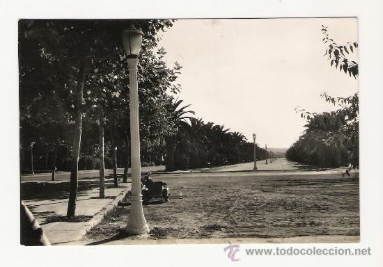 Postales: SALOU.-PASEO CONQUISTADOR.-FOTO R.SEGU.-CASA CHINCHILLA.