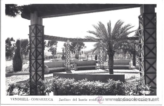 Postales: PS1829 VENDRELL-COMARRUGA 'JARDINES DEL BARRIO RESIDENCIAL'. ED. JORNET. CIRCULADA EN 1956