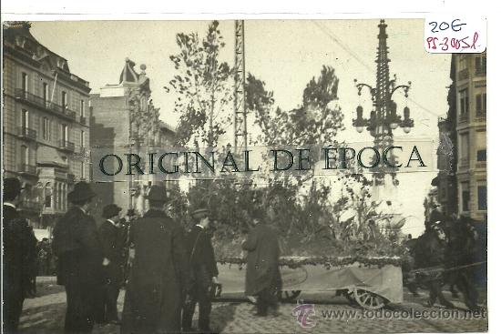 Postcards: (PS-30051)POSTAL FOTOGRAFICA DE BARCELONA-CARNAVAL.PASEO DE GRACIA
