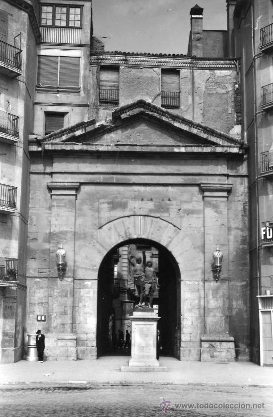 Postales: LERIDA.- MONUMENTO A INDIBIL Y MANDONIO.- EDICIONES SICILIA N&ordm; 12. FOTOGR&Aacute;FICA.