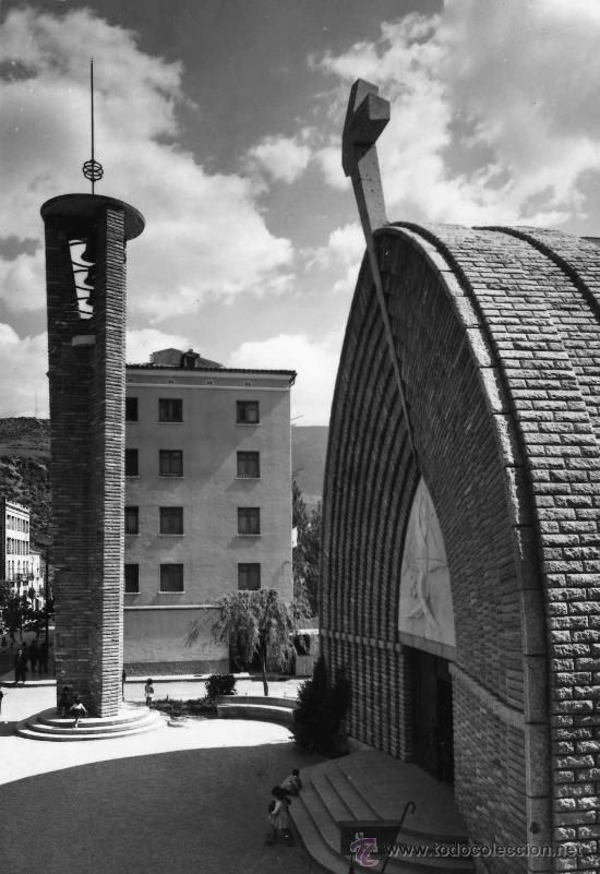 Postales: PONT DE SUERT (LLEIDA).- FACHADA Y TORRE IGLESIA PARROQUIAL .- EDIC. SICILIA N&ordm; 3.- FOTOGRAFICA.