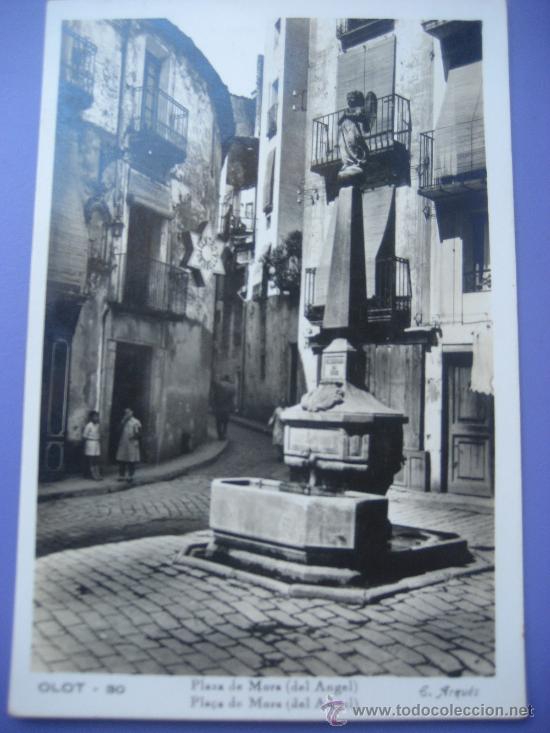 Postales: Olot. N&ordm; 30. Pla&ccedil;a de Mora. Ed. Arques. Postal sin circular - Foto 1
