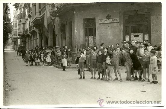 Postkarten: (FOT-41)FOTOGRAFIA DE MANRESA-SUCURSAL CAJA DE AHORROS DE MANRESA.FOTO M.LLADO,31-10-1952