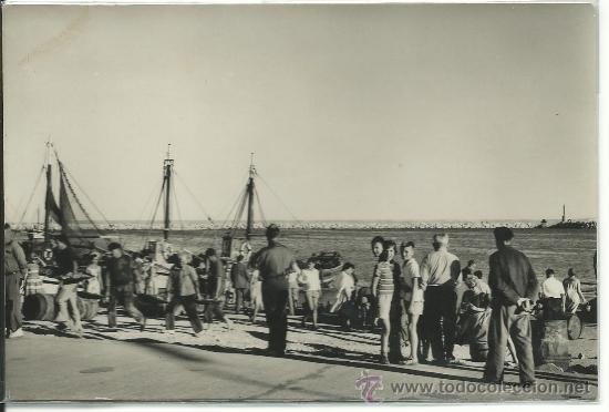 Postales: CAMBRILS.-BARCAS PESQUERAS.-TRABAJOS ARTISTICOS CHINCHILLA N&ordm;12