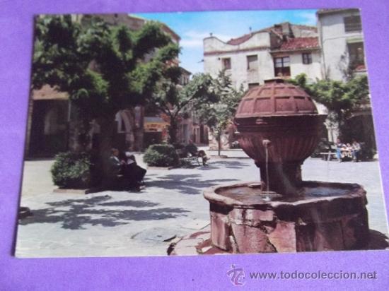 Cartes Postales: TARRAGONA-V15-NO ESCRITA-PRADES- PLAZA MAYOR Y FUENTE