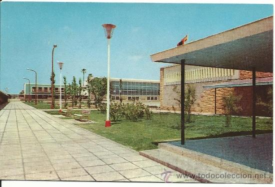 Postales: TARRAGONA.-UNIVERSIDAD LABORAL FRANCISCO FRANCO.-PASEO Y JARDINES.-FOTO CAMPA&Ntilde;&Aacute; Y J. PUIG-FERRAN