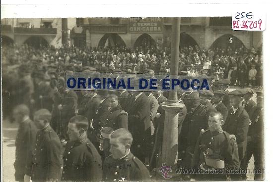Postales: (PS-36209)POSTAL FOTOGRAFICA DE VICH-PLAZA MAYOR.DESFILE MILITAR,SOMATEN ARMADO 1924