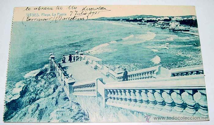 Postales: ANTIGUA POSTAL DE SITGES - PLAYA LA PUNTA - THOMAS - CIRCULADA - Foto 1