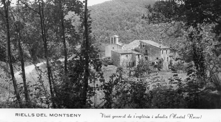 Postales: riells. iglesia y hostal recer - Foto 1