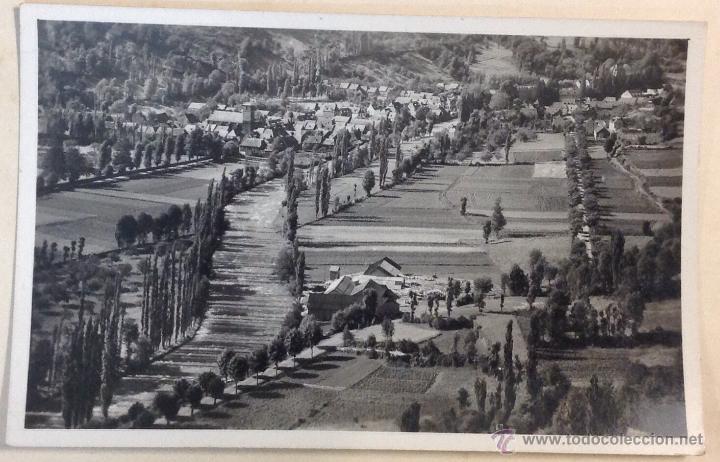 Postales: VALLE DE ARAN. LES. PUEBLO Y RIO GARONA. (ZERKOWITZ)
