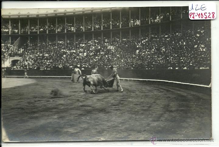 Postkarten: (PS-40528)POSTAL FOTOGRAFICA DE BARCELONA- PLAZA DE TOROS DE LA BARCELONETA,EL TORIL,A&Ntilde;OS 20