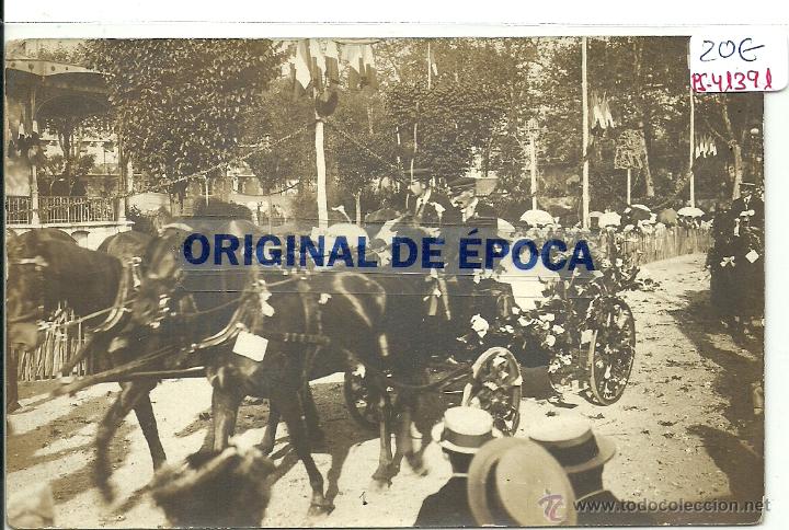 Postcards: (PS-41391)POSTAL FOTOGRAFICA DESCONOCIDA-DESFILE DE CARROZAS