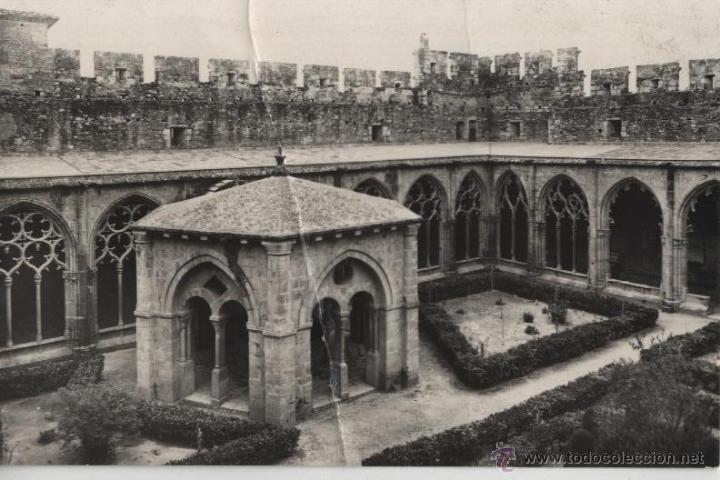 Postales: Postal monasterio de Santes Creus: claustro g&oacute;tico y templete