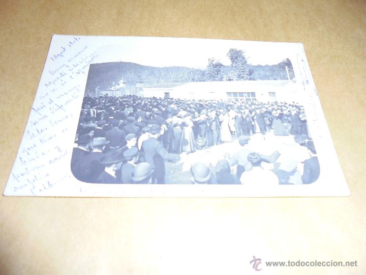 Postkarten: ANTIGUA POSTAL FOTOGRAFICA 1907 BAILANDO UNA SARDANA MANDADA DESDE BARCELOA A SANT BOY DE LLOBREGAT