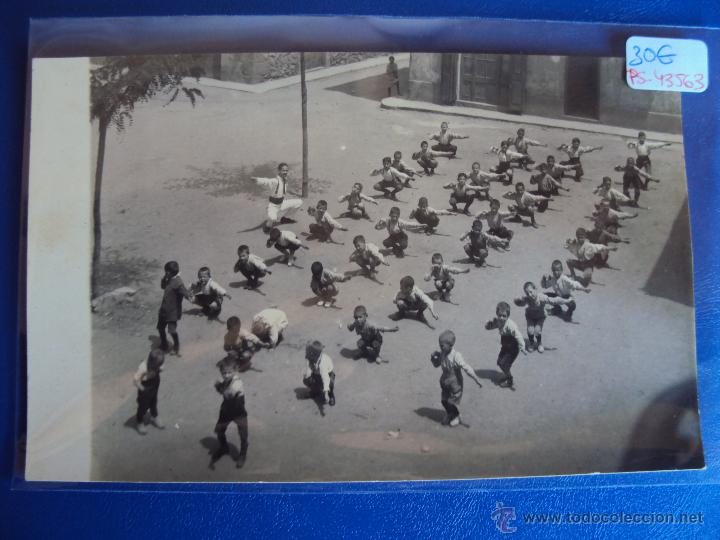 Postkarten: (PS-43563)POSTAL FOTOGRAFICA DE ARTES-ALUMNOS EN CLASE DE GIMNASIA