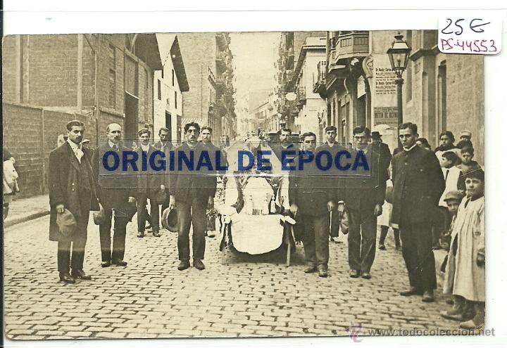 Postkarten: (PS-44553)POSTAL FOTOGRAFICA DE BARCELONA-PROCESION