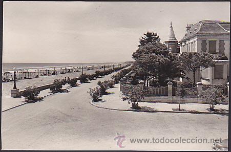 Postales: POSTAL COMARRUGA VENDRELL PASEO Y PLAYA - Foto 1