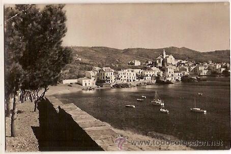 Cartes Postales: ANTIGUA POSTAL 42 COSTA BRAVA CADAQUES DESDE UN PINAR DEL ROCAMAR HOTEL ESCRITA FOTO J UBACH
