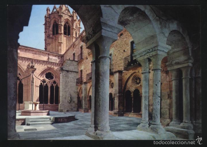 Postales: A-2808- LERIDA. MONASTERIO DE SANTA MAR&Iacute;A DE VALLBONA. PERSPECTIVA DEL CLAUSTRO.