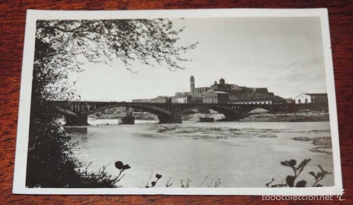 Postales: FOTO POSTAL DE LERIDA, N. 24, VISTA PARCIAL Y RIO SEGRE, CIRCULADA, ED. GRAFICAS CULLERA.