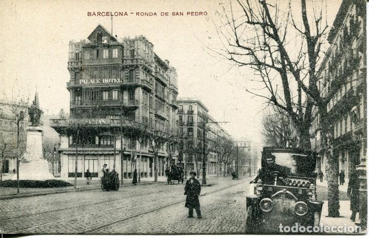 Resultado de imagen de estatua de rafael casanova en barcelona