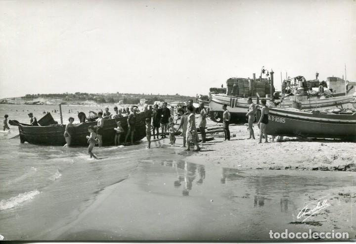 Postales: TORREDEMBARRA--LA PLAYA- BARCAS DE PESCA-BA&Ntilde;ISTAS- 1961-FOTOGR&Aacute;FICA SEGU- MUY RARA