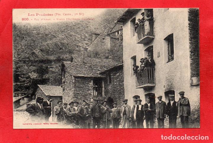 Postales: valle de aran. 800 trajes t&iacute;picos. labouche